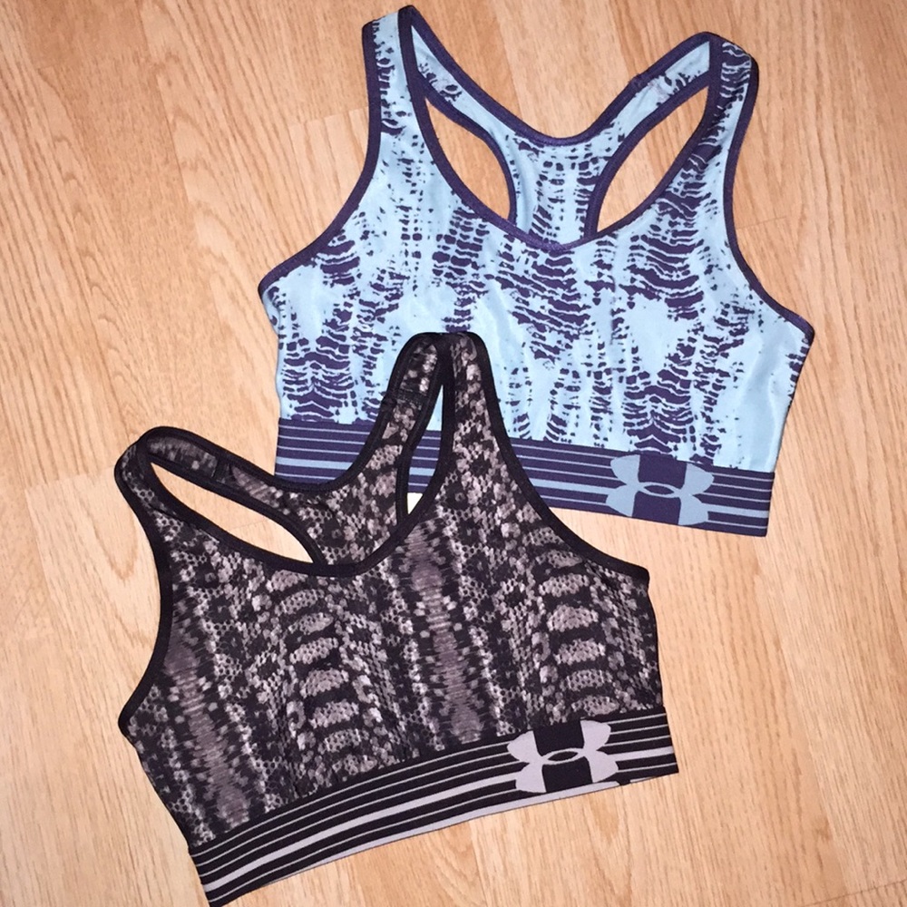 Under Amour snakeskin printed sports bra lot!! 🖤